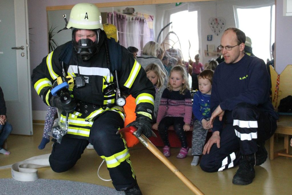 Brandschutzerziehung Im Kindergarten - Freiwillige Feuerwehr Hordorf